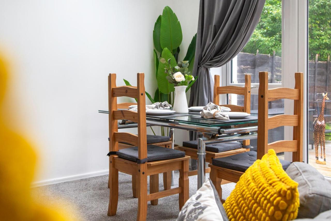 הוילה Cozy Townhouse In The Heart Of Greater מנצ'סטר מראה חיצוני תמונה