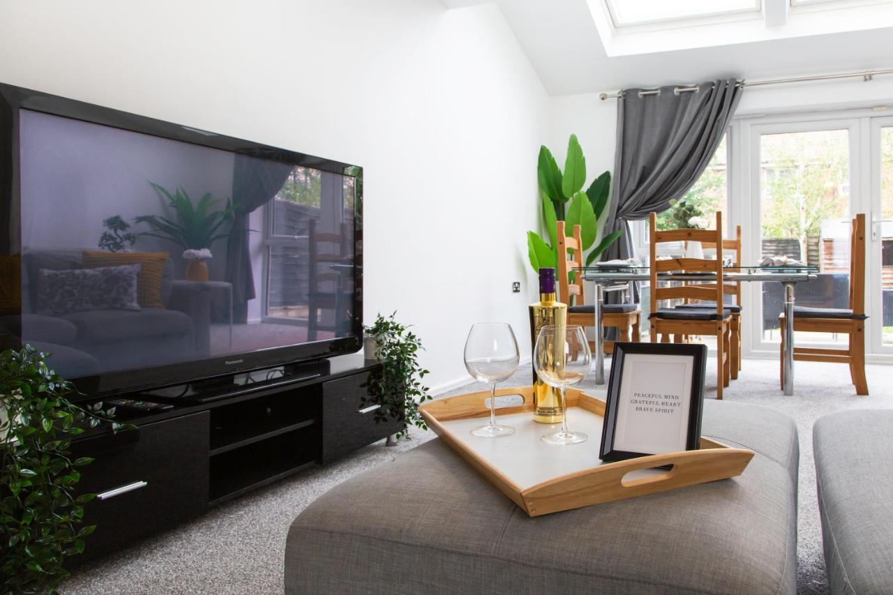 הוילה Cozy Townhouse In The Heart Of Greater מנצ'סטר מראה חיצוני תמונה